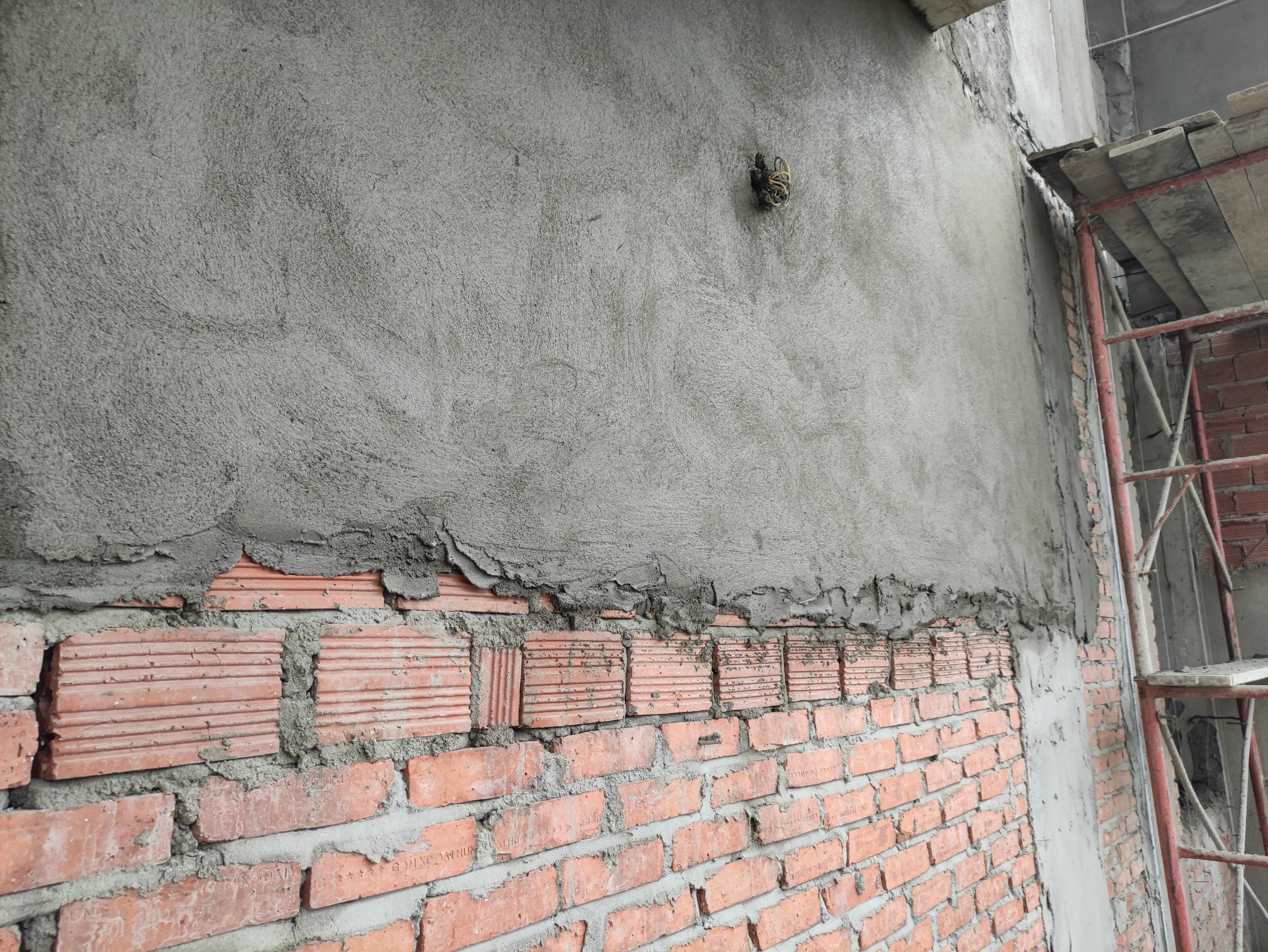 Chống thấm tường ngoại thất và sàn mái cho công trình dân dụng 2 mặt tiền gần biền