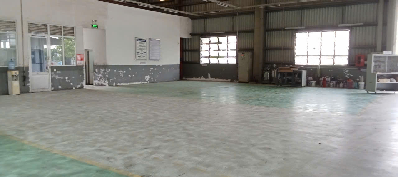 Thi công sơn sàn Epoxy cho xưởng sữa chữa xe ở Hòa Phước, Đà Nẵng