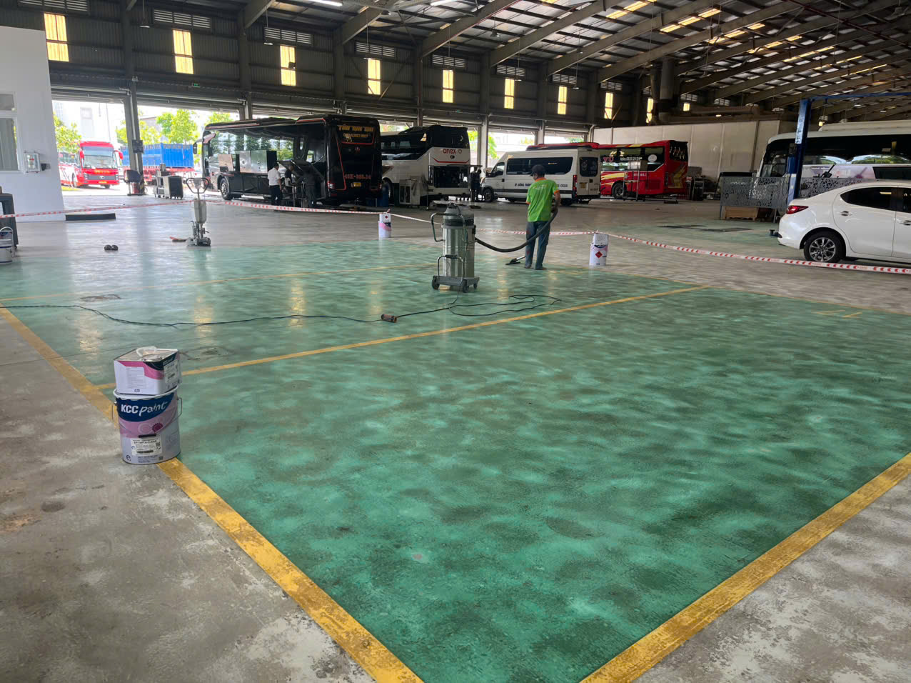 Thi công sơn sàn Epoxy cho xưởng sữa chữa xe ở Hòa Phước, Đà Nẵng