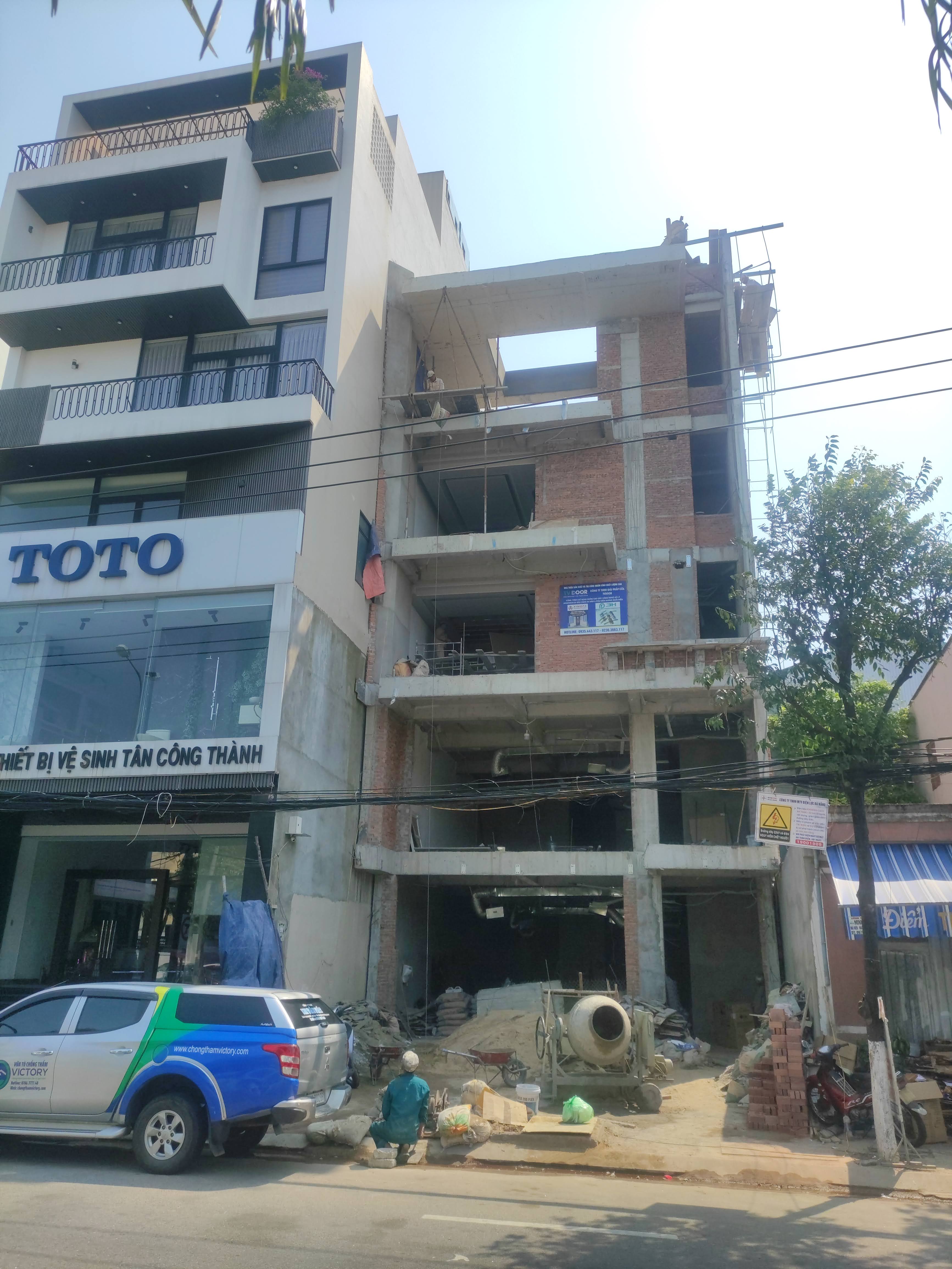 Chống thấm sàn mái, tường, WC cho siêu biệt thự 50 tỷ của đại gia mỳ quảng tại Đà Nẵng